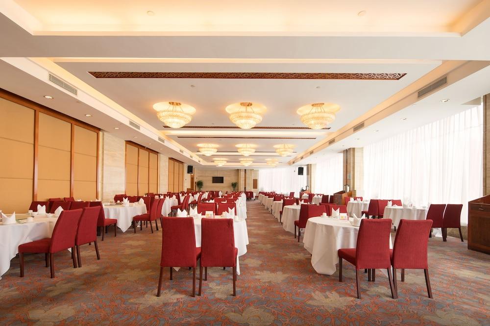 Ramada By Wyndham Pearl Guangzhou-Canton Fair Free Shuttle Bus Exterior foto